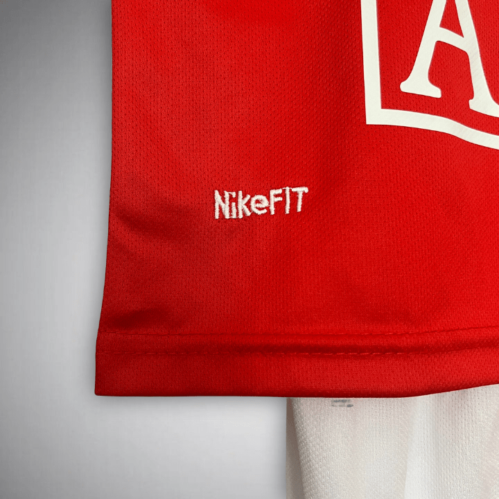 09/10 Manchester United Home Kids Size Kit - Premium Quality Jersey at FootballPrestige.com