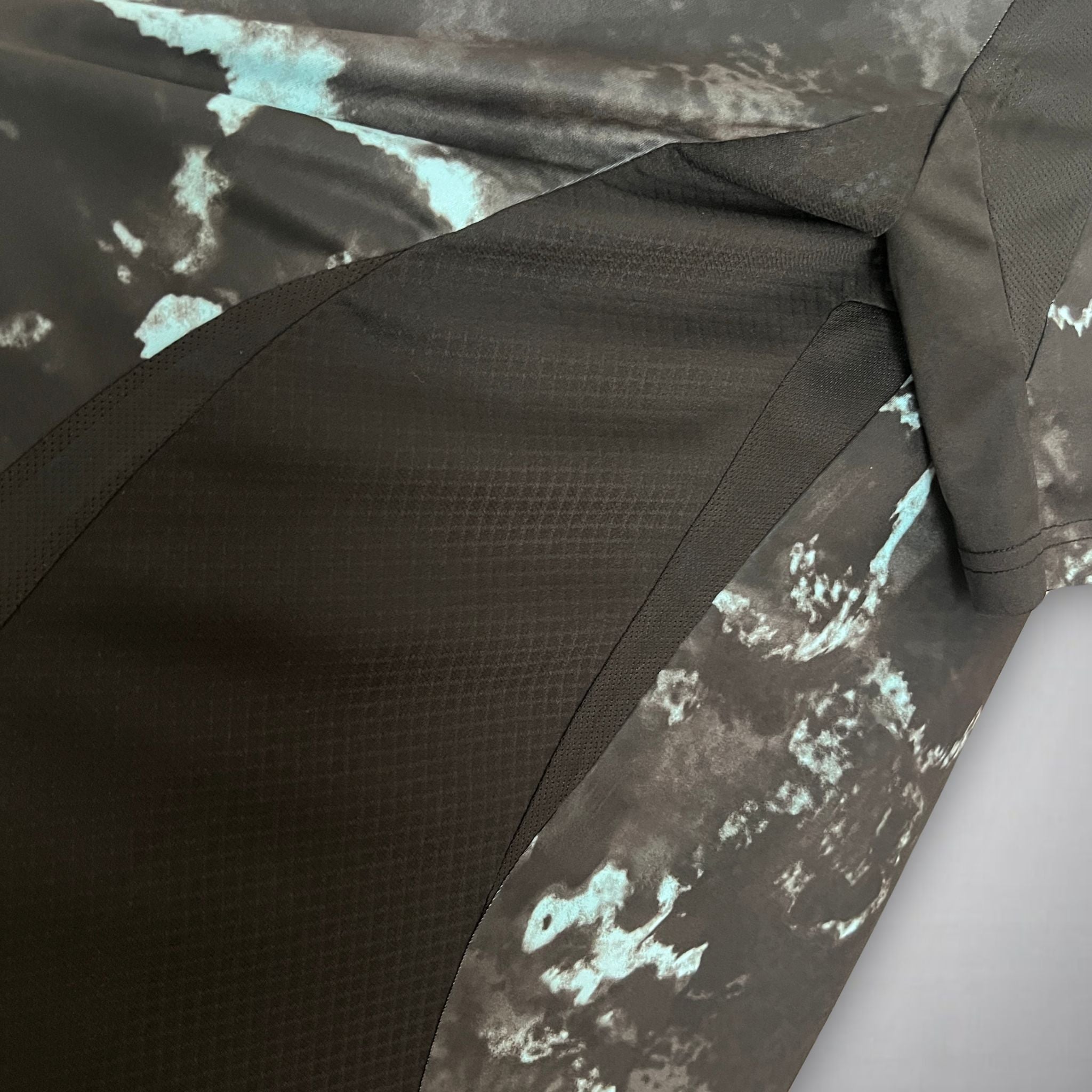 24/25 Bayern München Away Premium Kit - Premium Quality Jersey at FootballPrestige.com