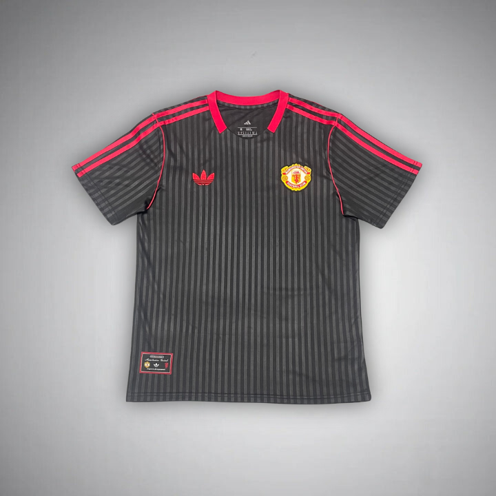 Manchester United "Treble Tribute" Premium Kit