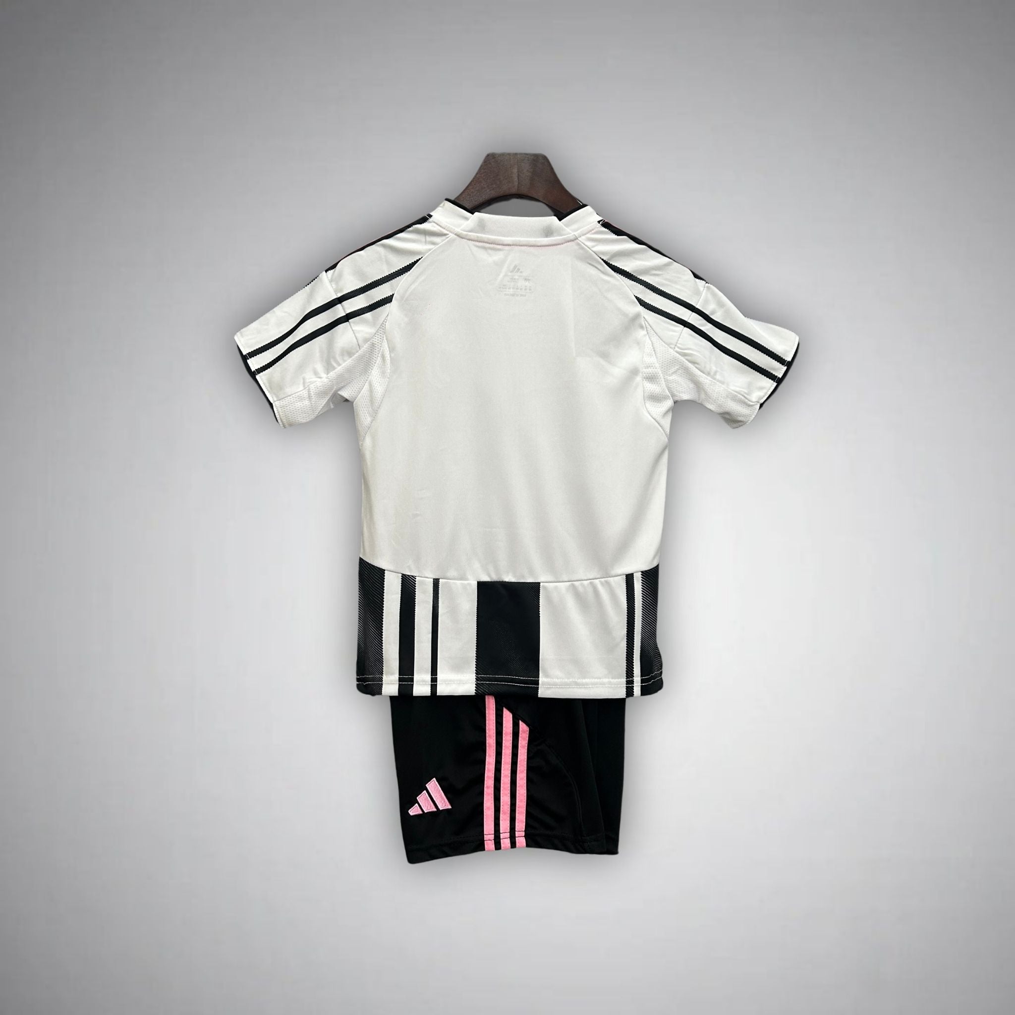25/26 Juventus Home Kids Size Kit - Premium Quality Jersey at FootballPrestige.com