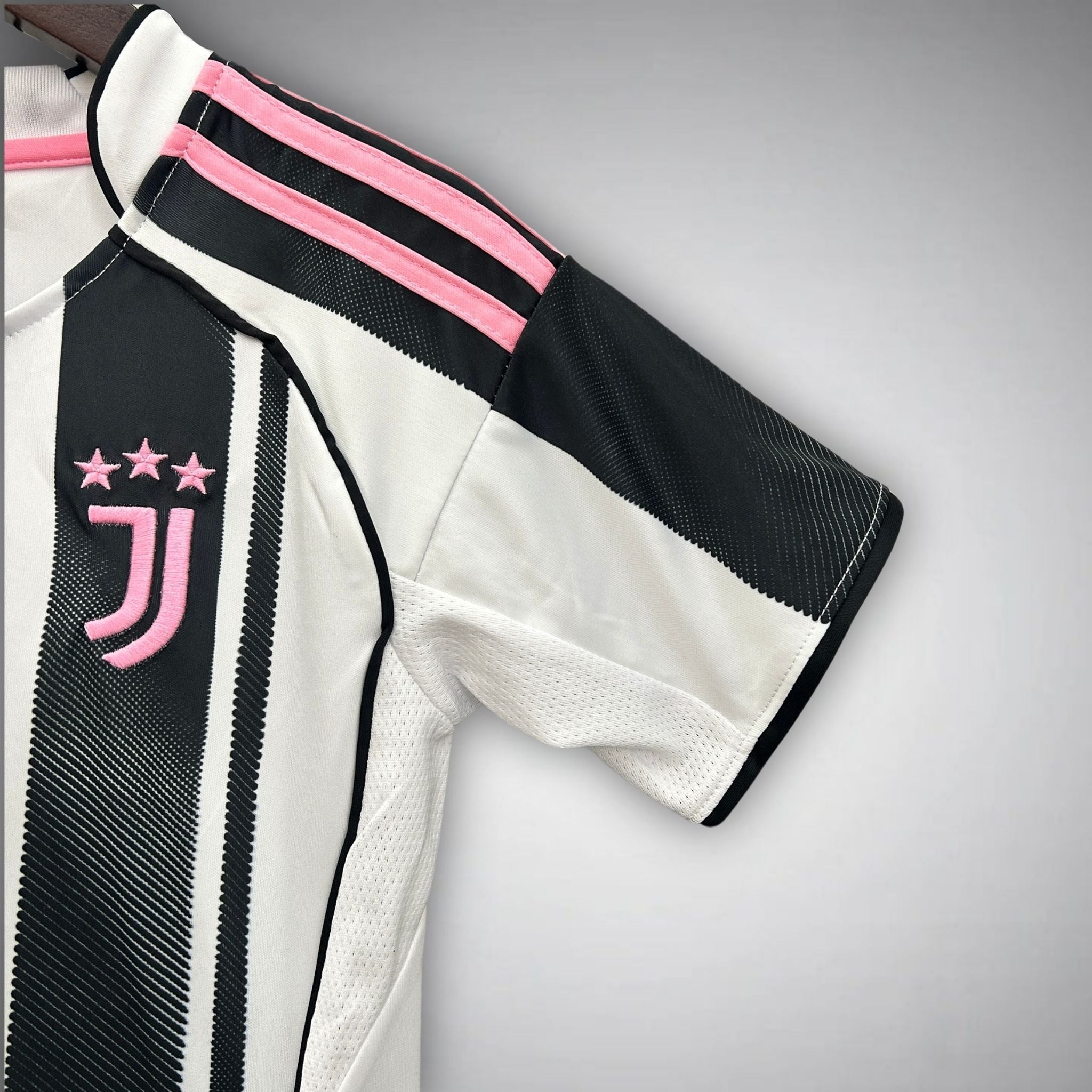 25/26 Juventus Home Kids Size Kit - Premium Quality Jersey at FootballPrestige.com