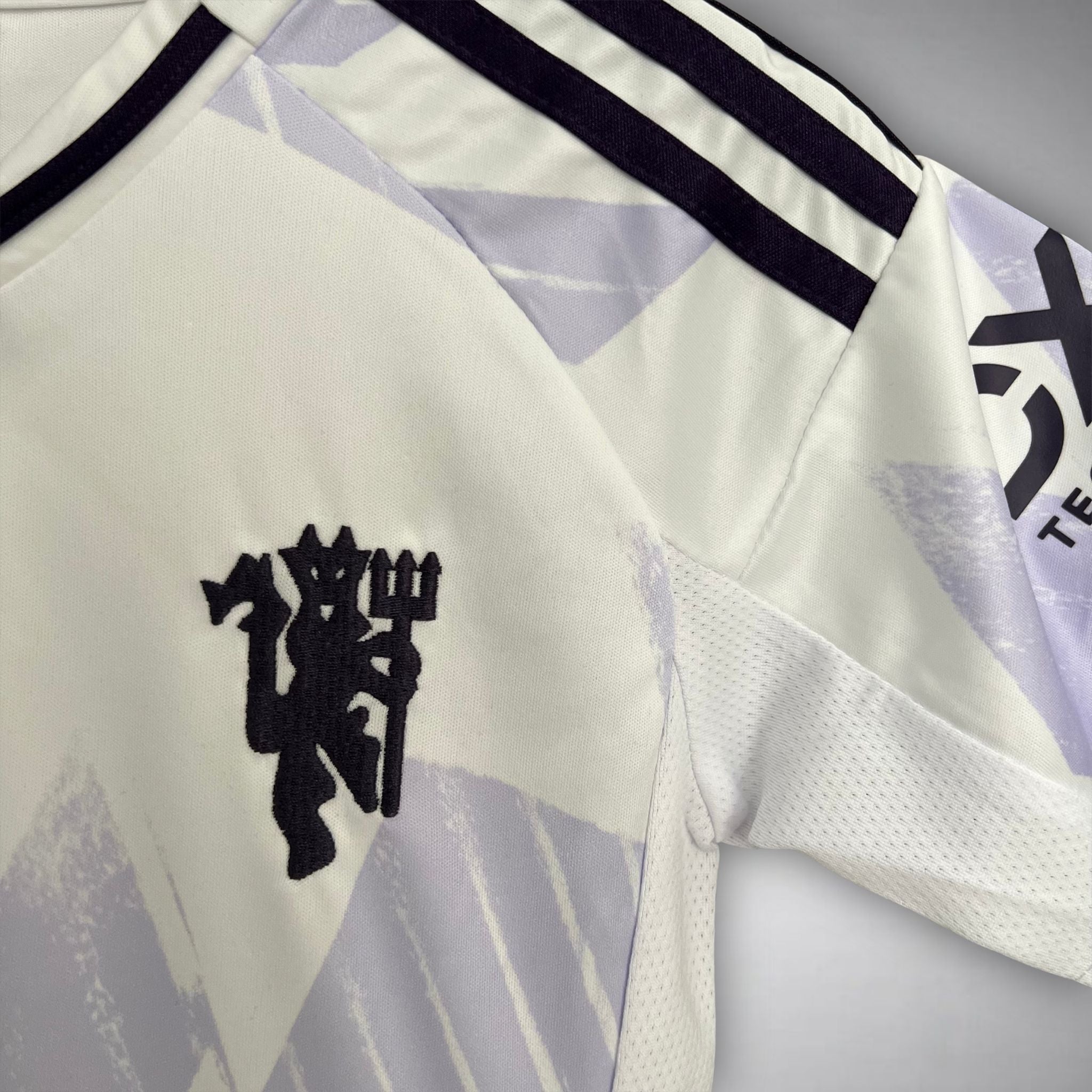 25/26 Manchester United Away Kids Size Kit - Premium Quality Jersey at FootballPrestige.com