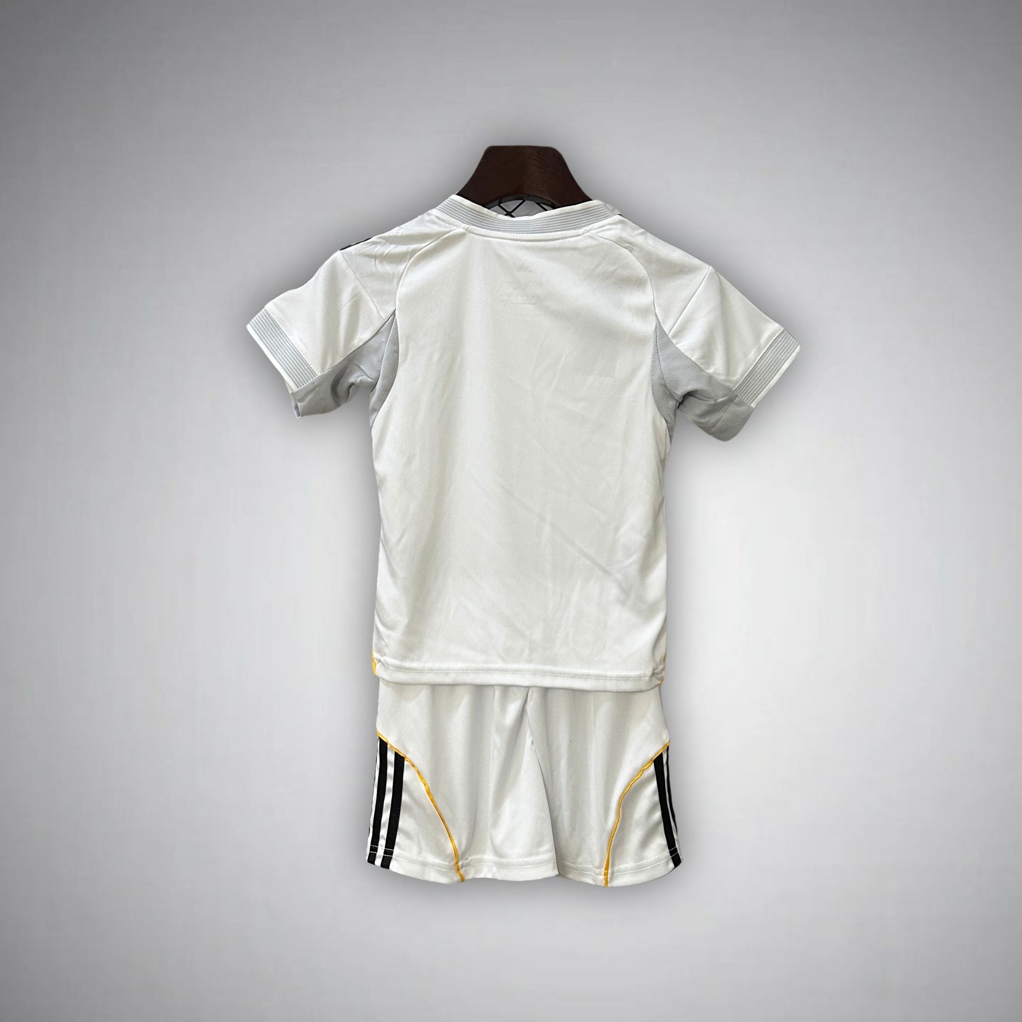 25/26 Real Madrid Home Kids Size Kit - Premium Quality Jersey at FootballPrestige.com