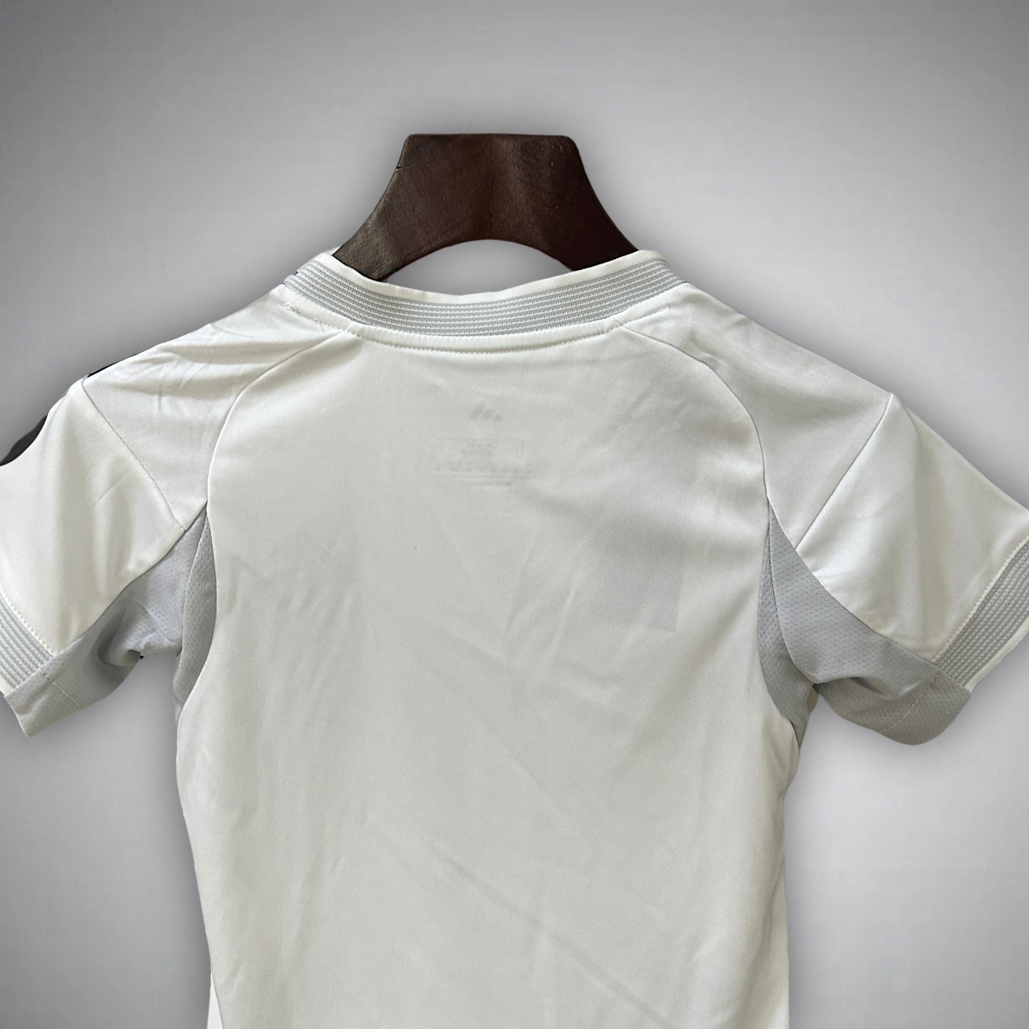 25/26 Real Madrid Home Kids Size Kit - Premium Quality Jersey at FootballPrestige.com