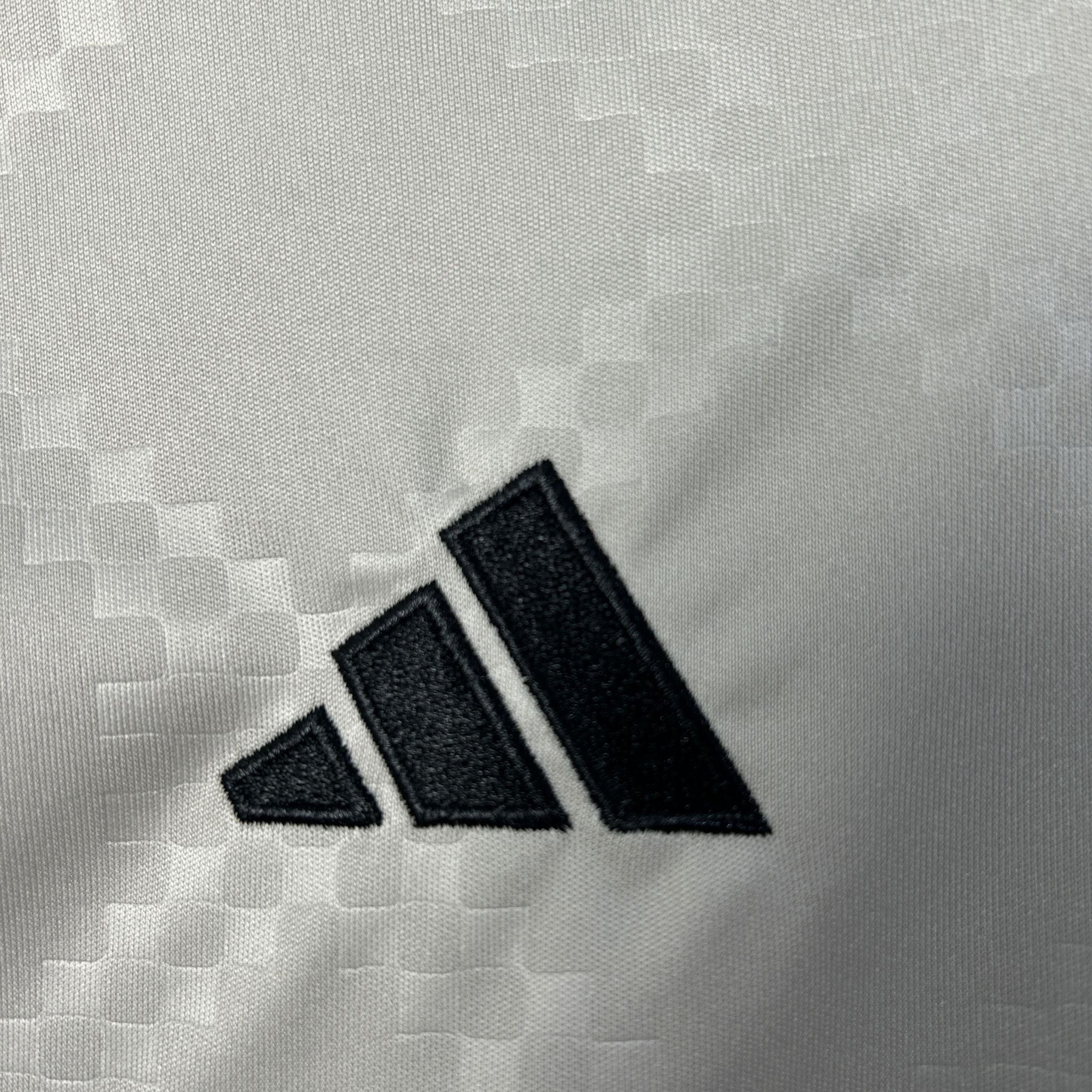 25/26 SL Benfica Away Kids Size Kit - Premium Quality Jersey at FootballPrestige.com