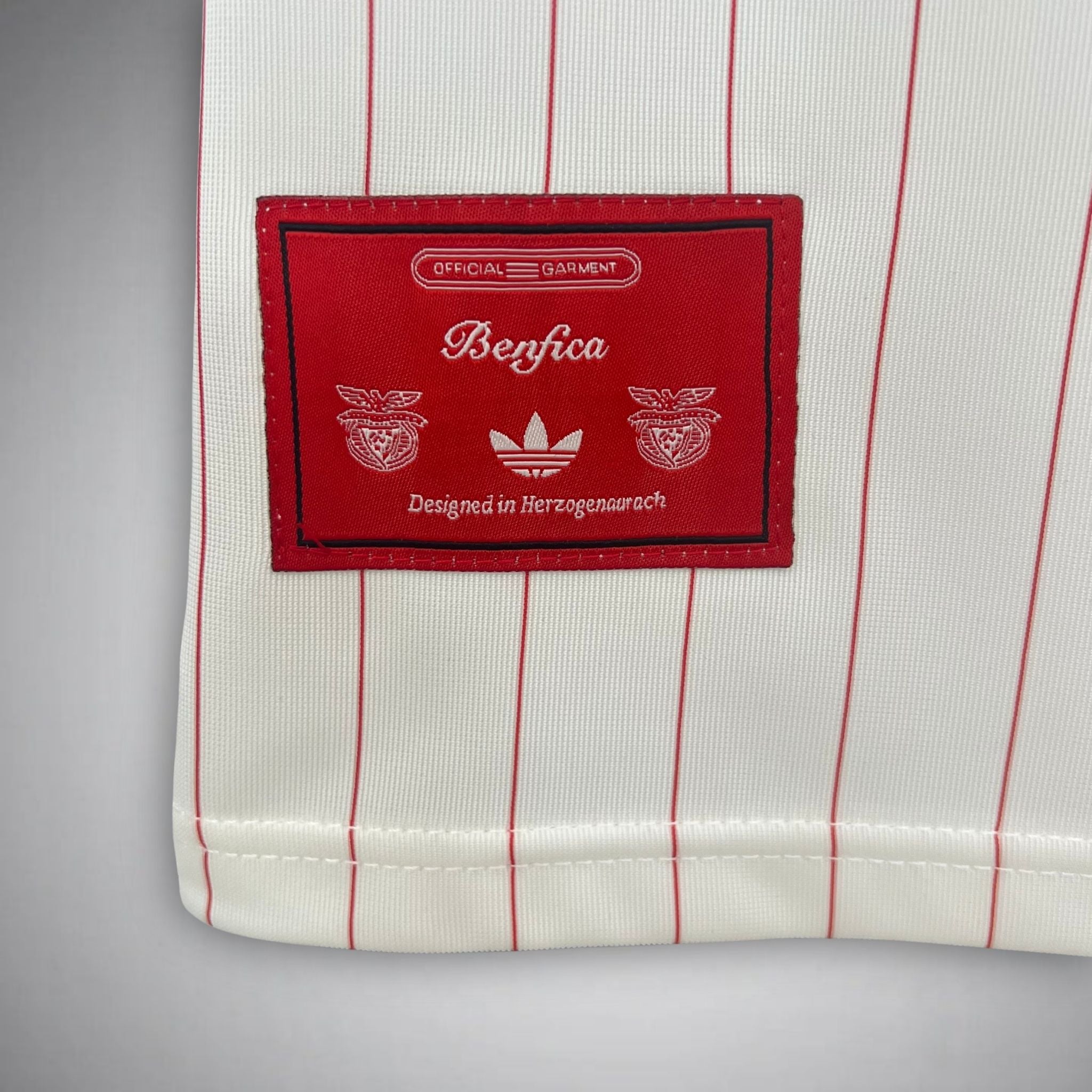 SL Benfica "Retro Stripes" Premium Kit