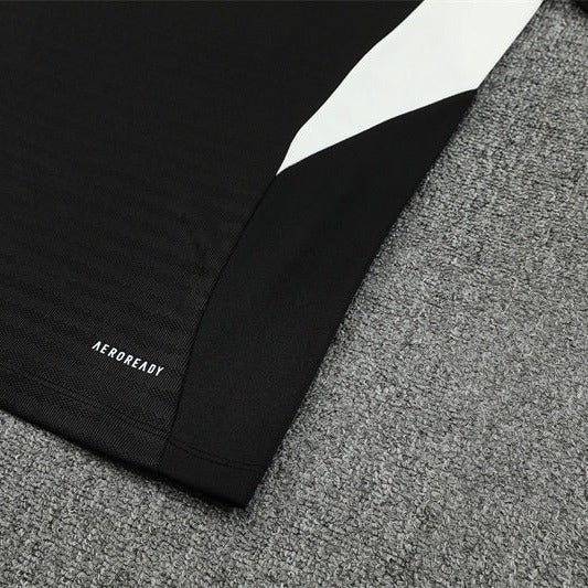 25/26 Liverpool Training Black Kids Size Tracksuit