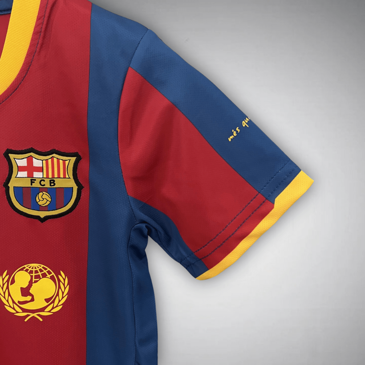 10/11 FC Barcelona Home Kids Size Kit - Premium Quality Jersey at FootballPrestige.com
